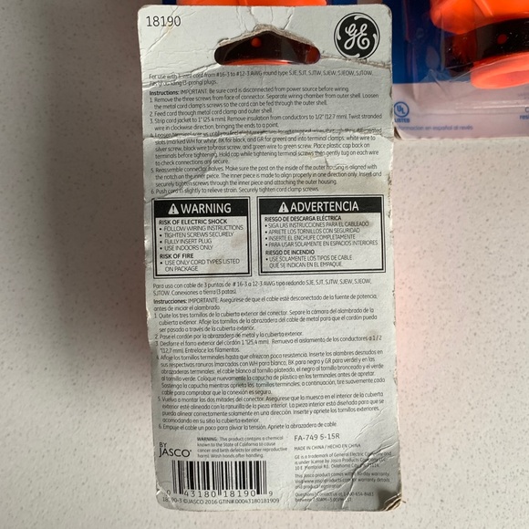 Qty (4) GE Heavy Duty Grounded NEMA 5-15R Receptacle Connector For 3-Prong Plugs - Picture 3 of 5